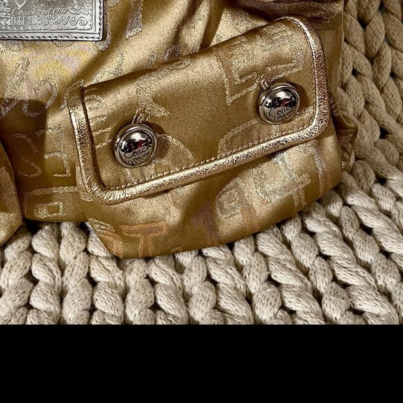 COACH Poppy Storypatch Sig/Gold/Metallic Bag - Picture 2 of 6